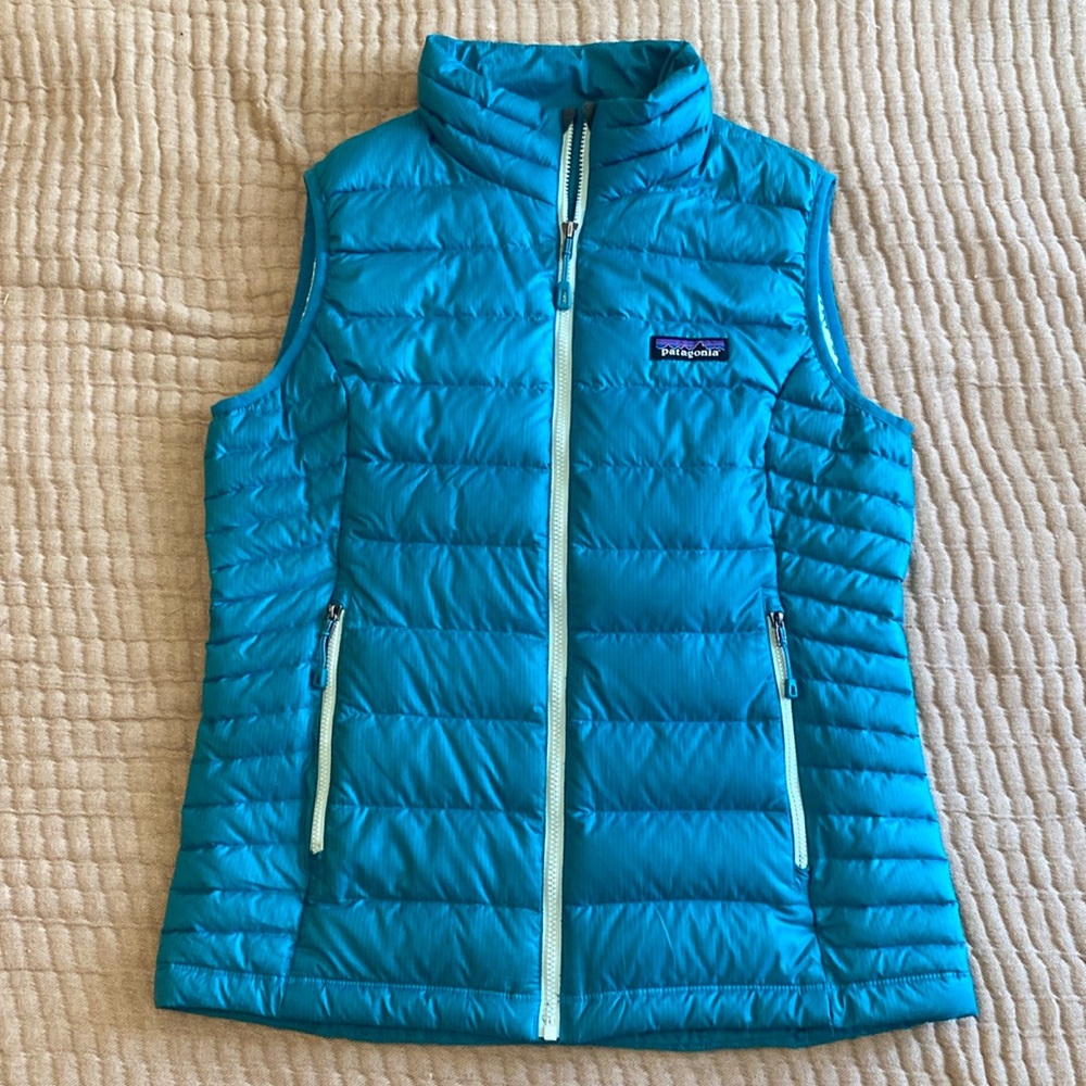 Patagonia Women’s Turquoise Blue Slim Puffer Vest Small
